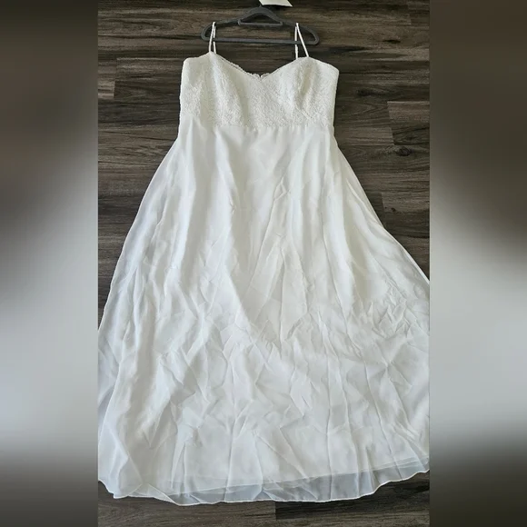 Elegant Off White Empire Waist Lace Full-Length Fully Lined Sheath Wedding Dress - Picture 2 of 6